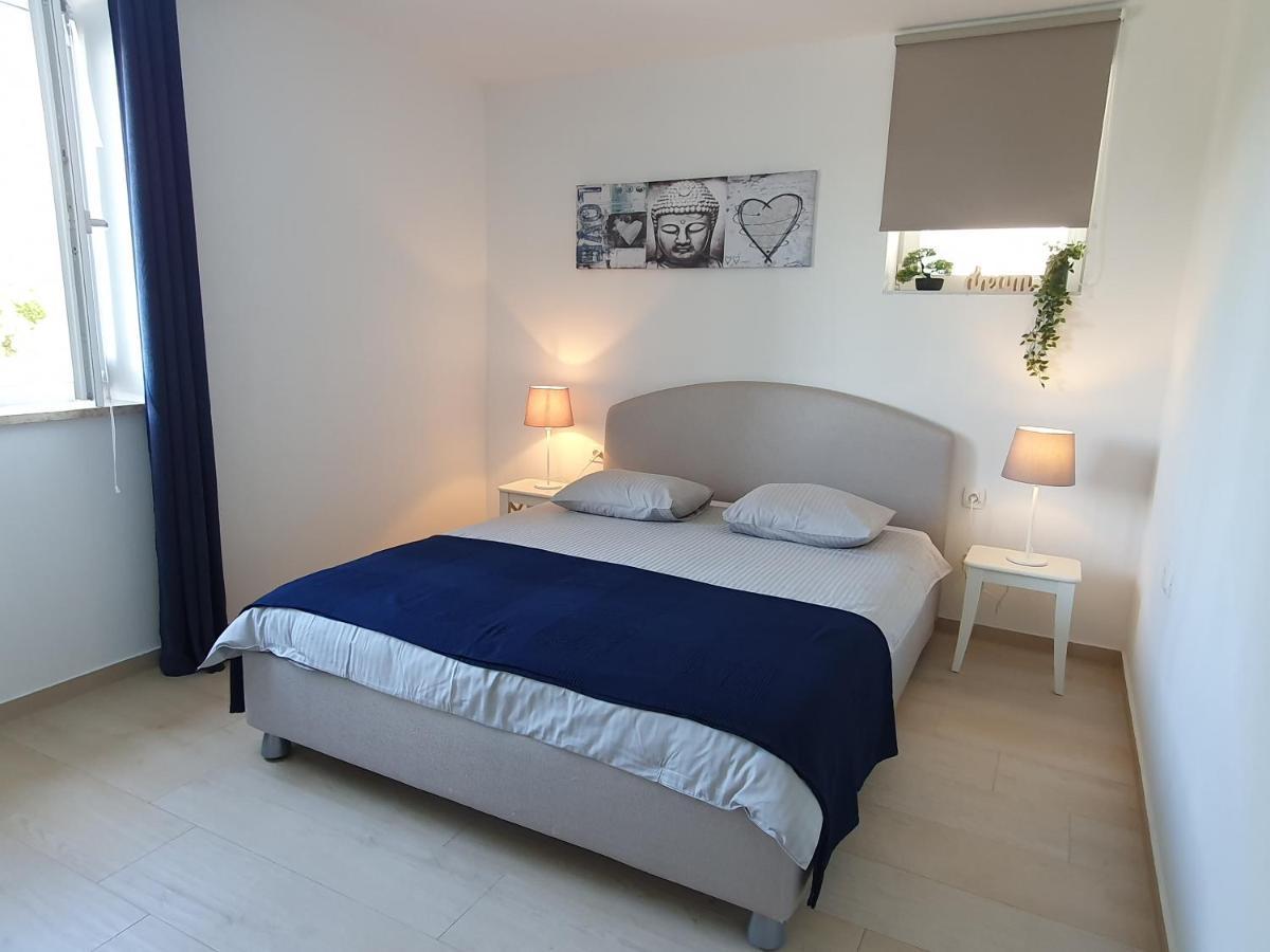 Apartmani Melanie Πόρετς Εξωτερικό φωτογραφία