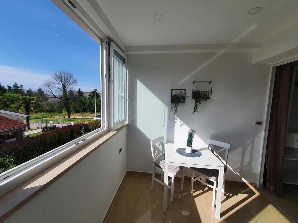 Apartmani Melanie Πόρετς Εξωτερικό φωτογραφία
