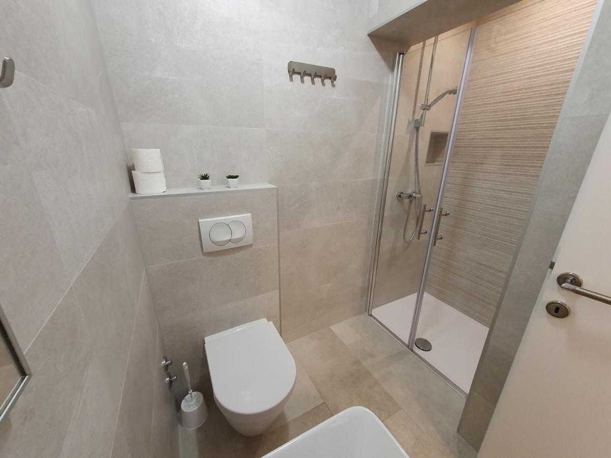 Apartmani Melanie Πόρετς Εξωτερικό φωτογραφία