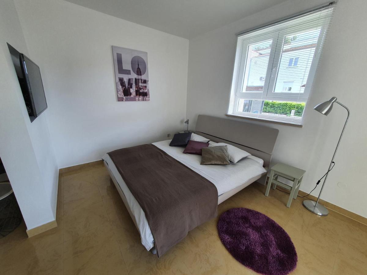 Apartmani Melanie Πόρετς Εξωτερικό φωτογραφία