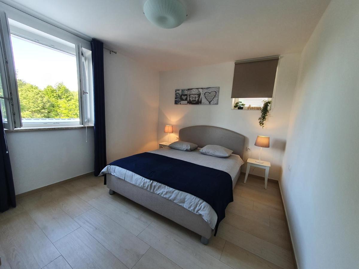 Apartmani Melanie Πόρετς Εξωτερικό φωτογραφία