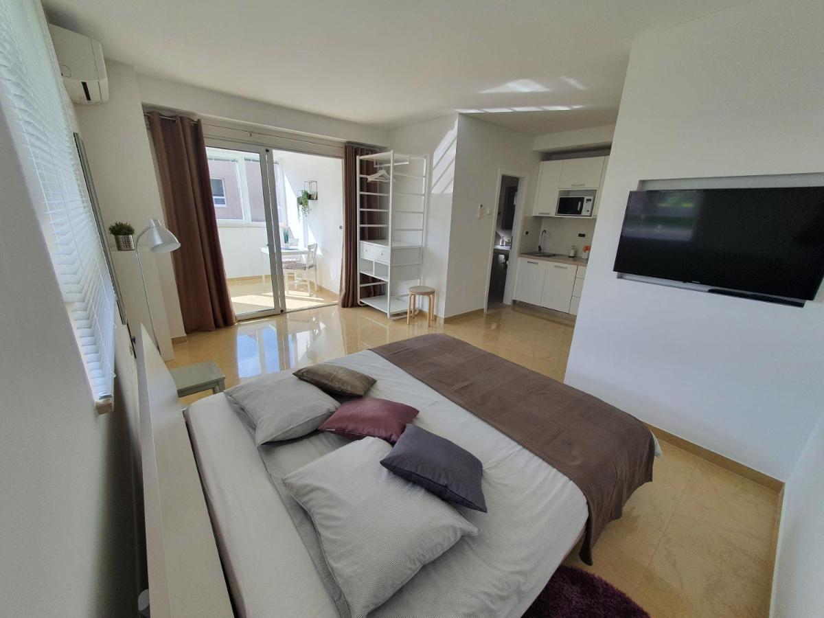 Apartmani Melanie Πόρετς Εξωτερικό φωτογραφία