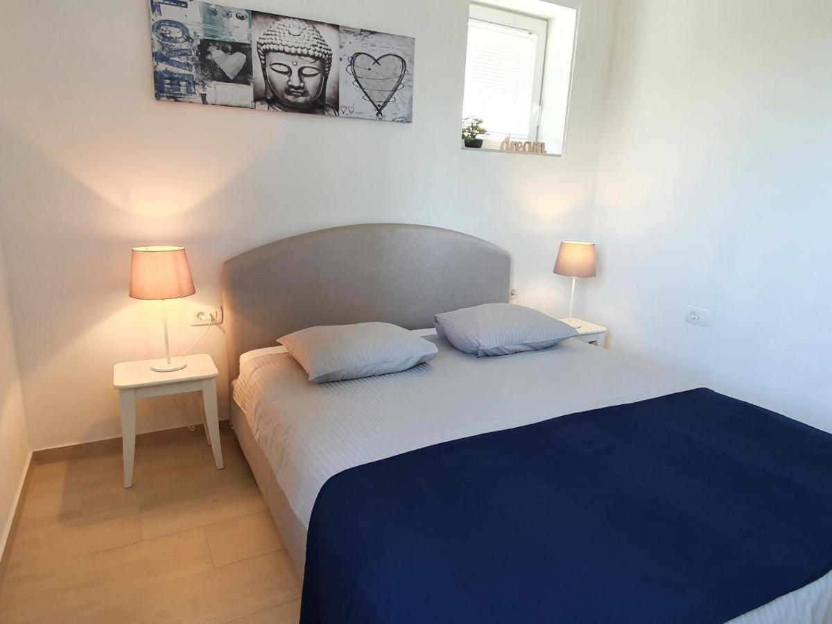 Apartmani Melanie Πόρετς Εξωτερικό φωτογραφία
